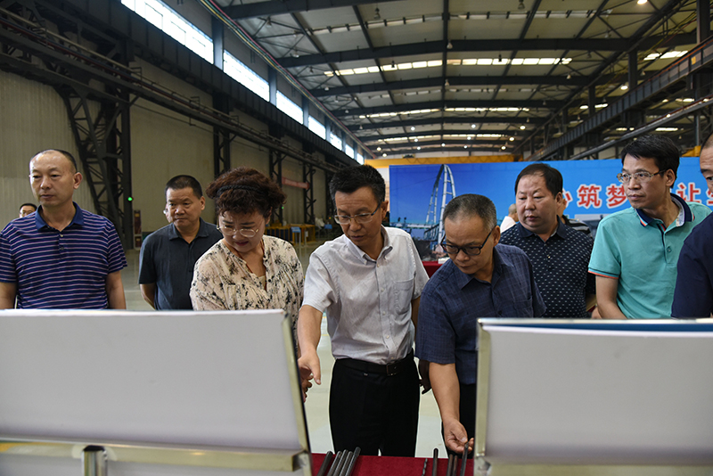 柳州市人大常委副主任梁樑一行來公司調(diào)研